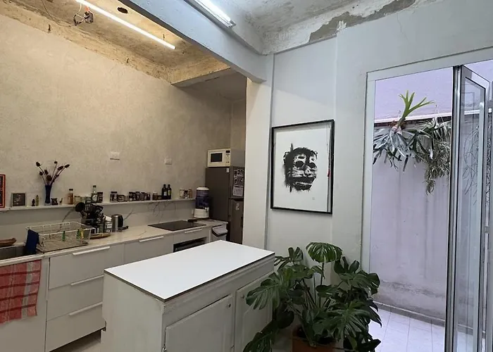 Beautiful With Patio Centrally Located In A 20th Century Building Apartment