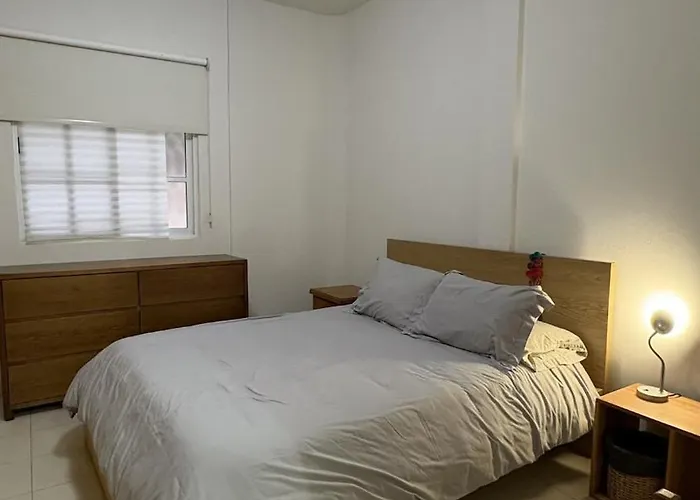 Apartment Beautiful With Patio Centrally Located In A 20th Century Building *